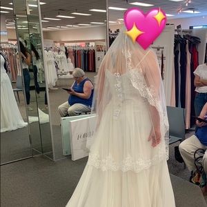 NEVER WORN Spanish style mantilla veil